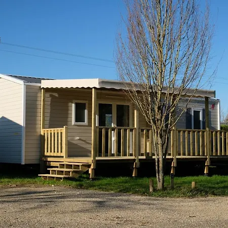 Campsite Les Lacs D'armagnac Bretagne-d'Armagnac
