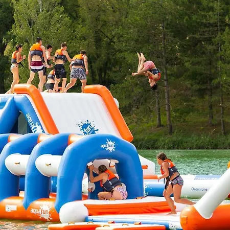 Les Lacs D'armagnac Camping *