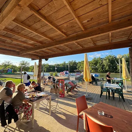Les Lacs D'armagnac Camping *